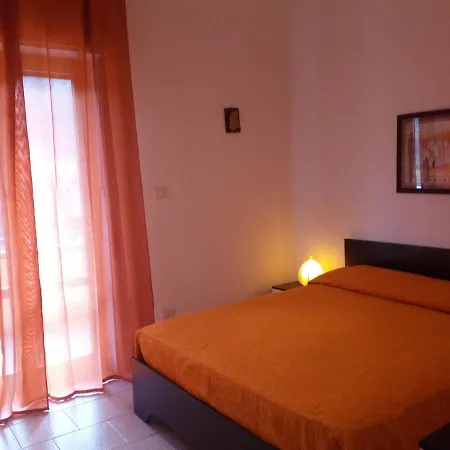 Casa Fronte Gole Alcantara Motta Camastra