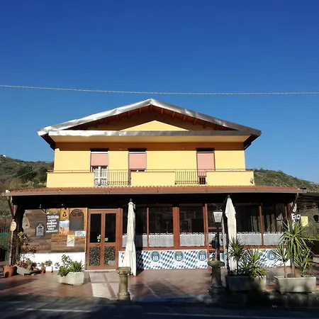 Casa Fronte Gole Alcantara * Motta Camastra